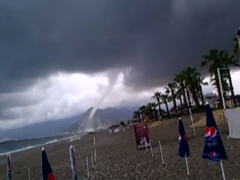 Antalya’da hortum dehşeti