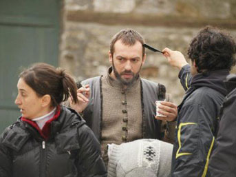 İlk hediye 'altın emzik'