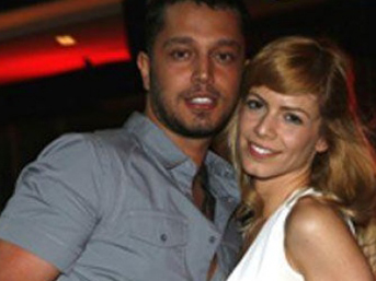 Murat Boz'la Eliz Sakuçoğlu ilişkisi bitmek üzere Murat Boz'la Eliz Sakuçoğlu ilişkisi bitmek üzere