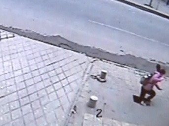 6 metrelik çukura düştü!