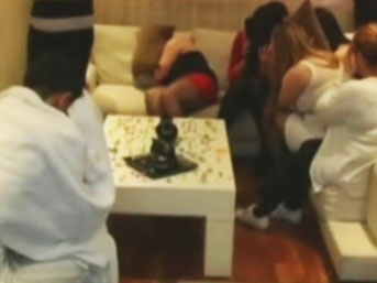 Polisleri karşılarında görünce şoke oldular