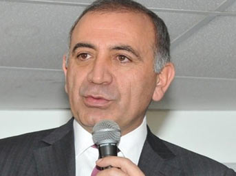 Gürsel Tekin: "Haddinizi bilin"