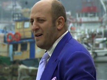 İsmail Ağabey 'Bakan'a sataştı