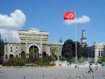 İstanbul Üniversitesi'nde patlama