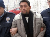 Cezaevinden firar edip eşini bıçakladı