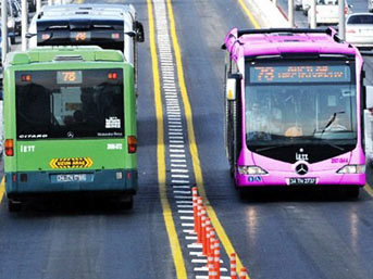 �stanbul'da kad�nlara pembe metrob�s!