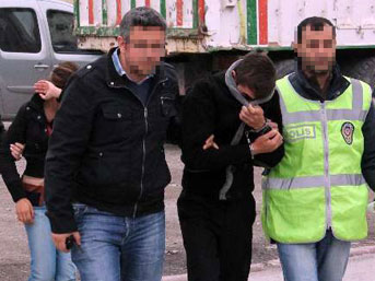Sevgililerin nişan oyunu poliste bitti