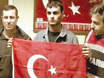 Gül, o müdürü engelledi!