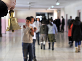 17 milyon öğrenci ders başı yapıyor