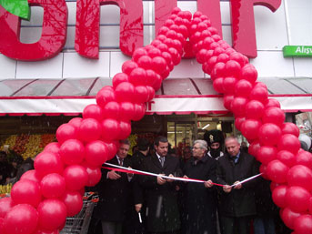 Onur Market'ten 5 mağaza birden