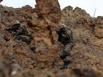 Hizan’da PKK’lıların izi sürülüyor!