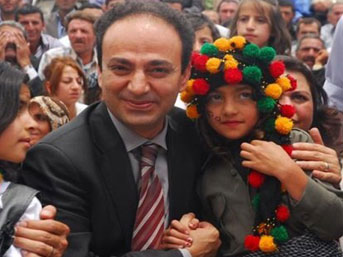 "Çocuklarım benimle Kürtçe konuşmuyor"