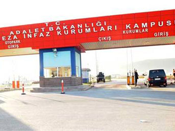 Cezaevi önünde çatışma: 5 yaralı