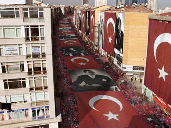 [Resim: sisli-kutlama.jpg]
