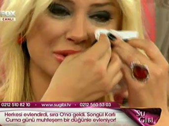 Canlı yayında kına gecesi