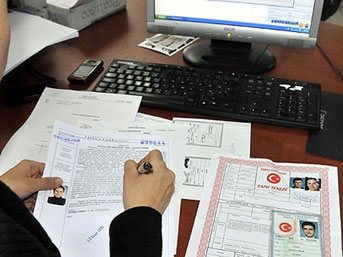 Yüzbaşının eşinden büyük vurgun