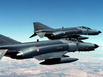 turk-f4-jet.jpg