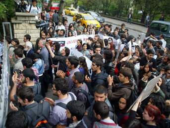 Marmara Üniversitesi karıştı!