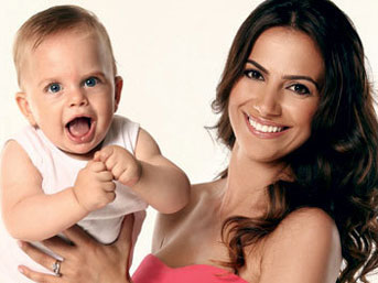 İkinci kez anne oldu