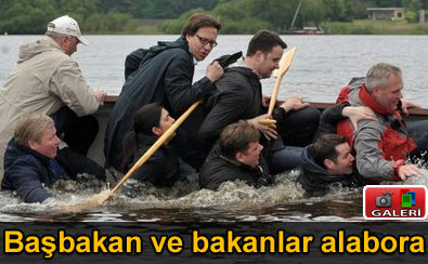 Bakanlar�n bindi�i kay�k alabora oldu