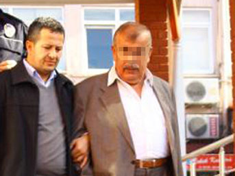 Küçük kıza porno izletti