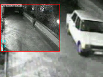 Otomobili çalarken kameralar kayıttaydı!