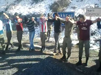 Mehmetçikten horon şov