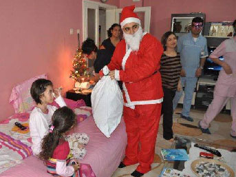 Noel baba kıyafetli sürprize soruşturma