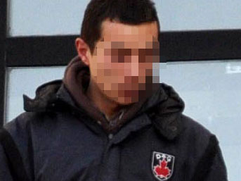 Misafir olduğu arkadaşının kardeşiyle basıldı