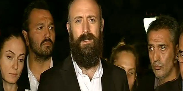 Sanatçılardan zirve açıklam...