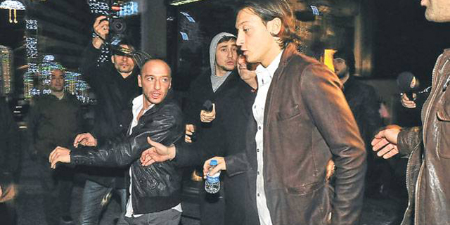 Gece 'Mesut' bitmedi