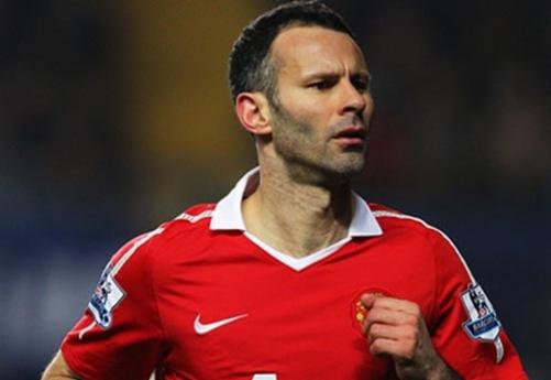 Giggs 1 yıl daha ManU'da..!